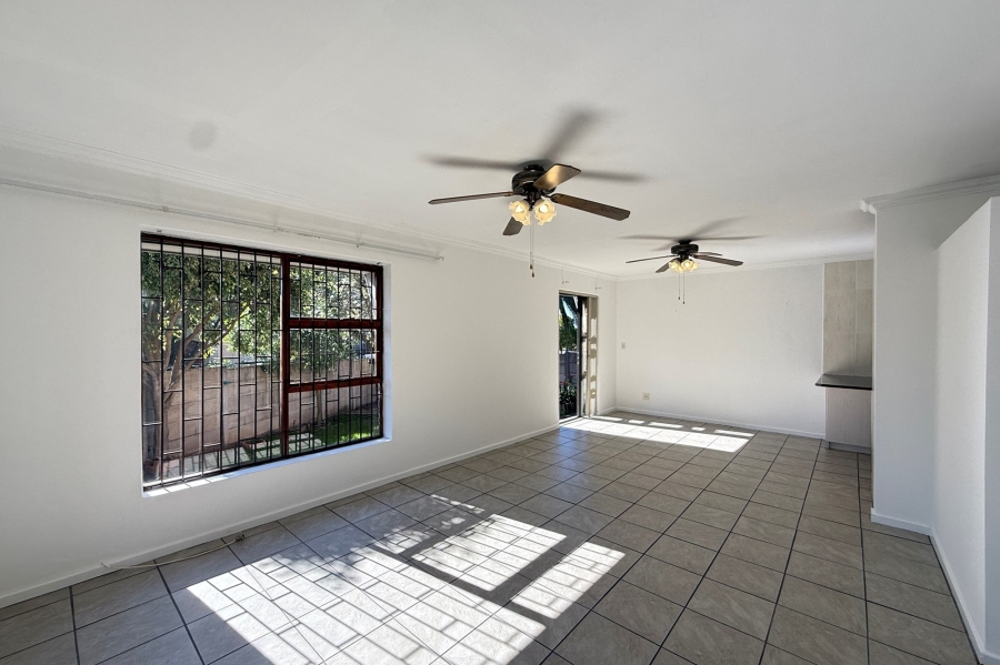To Let 2 Bedroom Property for Rent in Oakglen Western Cape